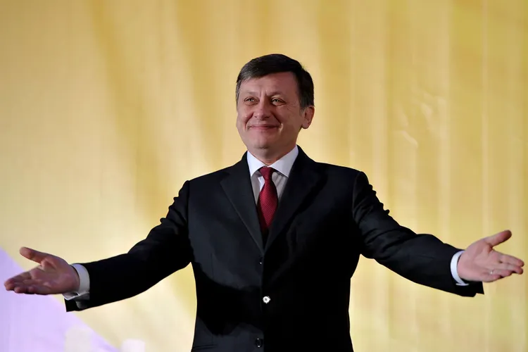 Crin Antonescu, dispărut din spațiul public Foto: Facebook