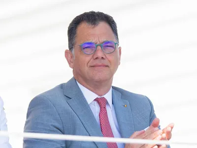 Oprea (SGG), 11 apartamente prin firmă (sursa: Facebook/Stefan Radu Oprea)