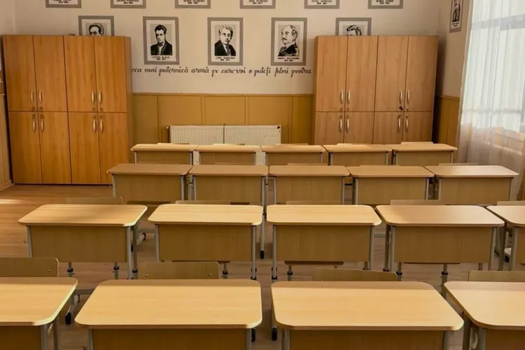 Mediocritate în rândul profesorilor și învățătorilor: o treime nu au obținut nici măcar nota 6 la concursul pentru posturile de directori