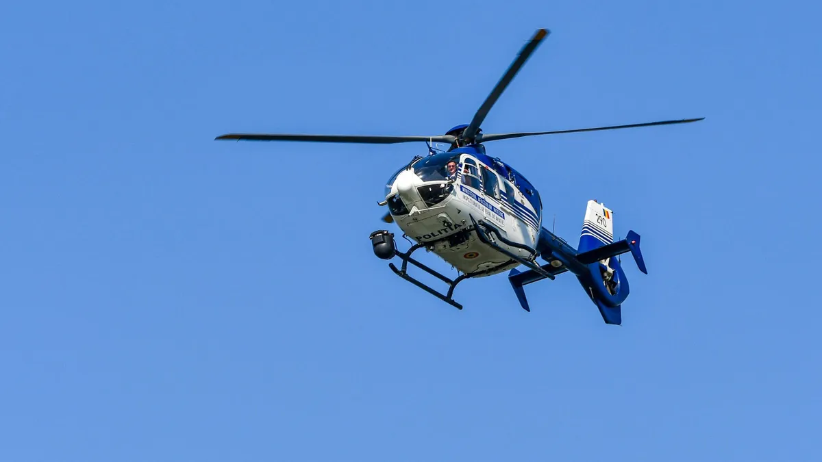 Elicoptere ale Poliției monitorizează drumurile naționale (sursa: Facebook/Silviu Foca Photography Art) 5m