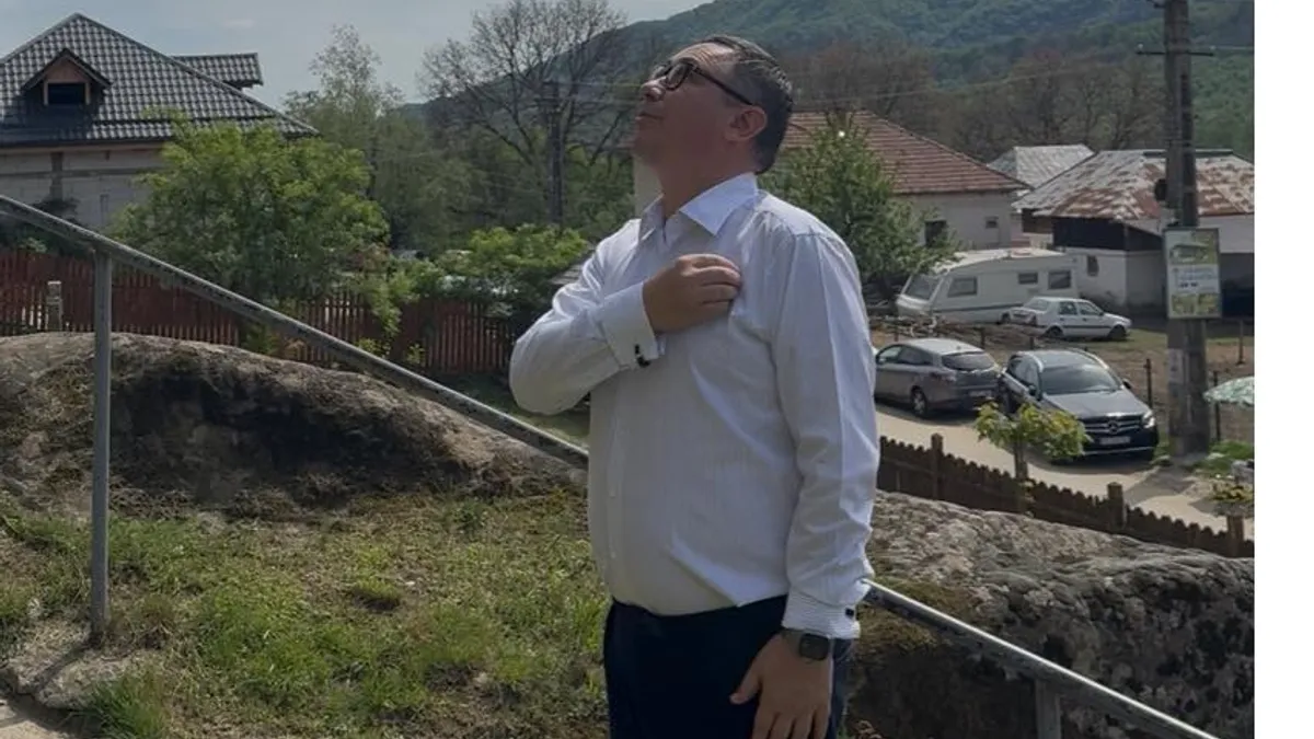 Ponta strânge parlamentari care ar putea susține un guvern fără USR Foto: Facebook Victor Ponta