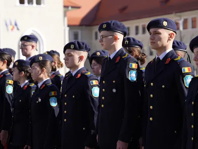 Cu cât țările mai bogate, cu atât mai puțin sunt tinerii dornici înroleze Foto: Ministerul Apărării