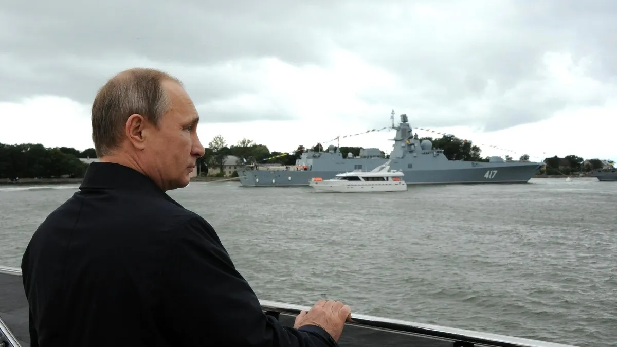 Fregată rusă, cu rachete, în Atlantic (sursa: kremlin.ru)