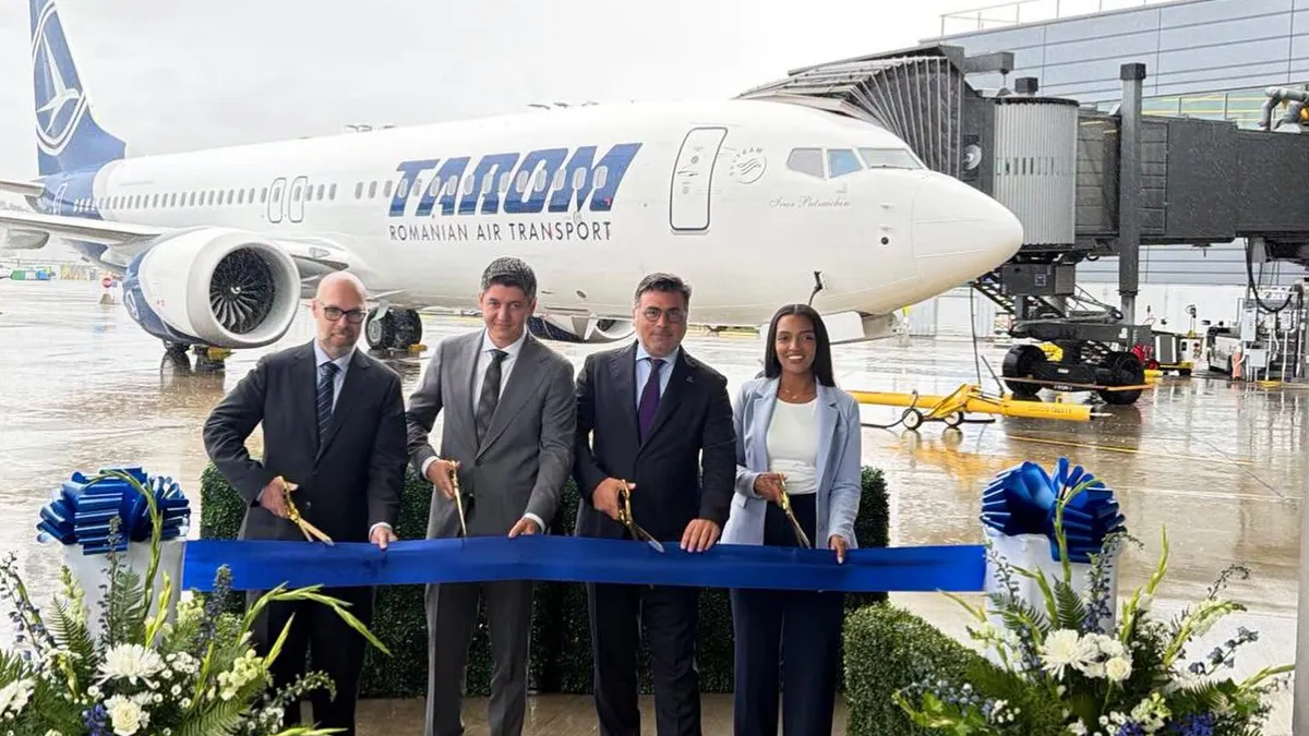 Senatorul Ghinea recomandă să nu se mai cumpere bilete la Tarom, fiindcă se vor pierde banii