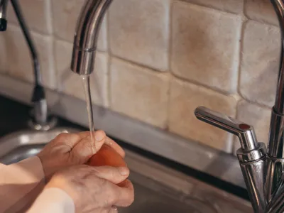 Pachetul cel mai scump apă-canalizare, Neamț (sursa: Pexels/Mikhail Nilov)