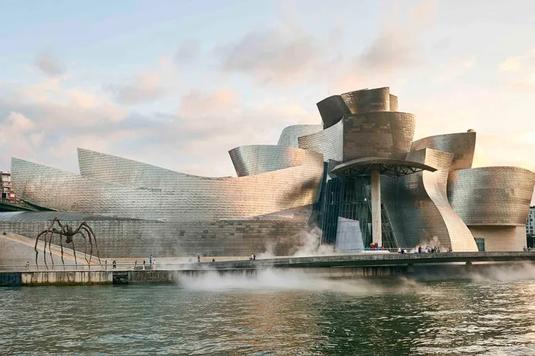 Frank Gehry, arhitectul vizionar, a încetat din viață (sursa: guggenheim-bilbao.eus/)