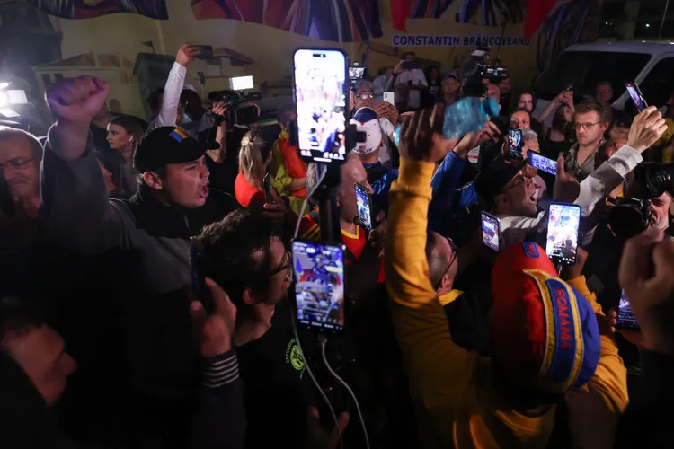„Votantul lui Simion: bărbat, tânăr și vârstă mijlocie, zece clase sau studii medii, rural” Foto: Inquam/George Calin