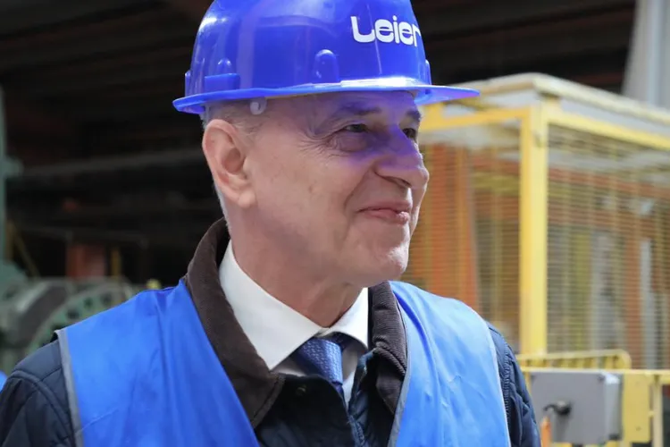 Deși era încă la NATO, Geoană își organiza în detaliu campania electorală și strângerile de fonduri pentru prezidențiale
