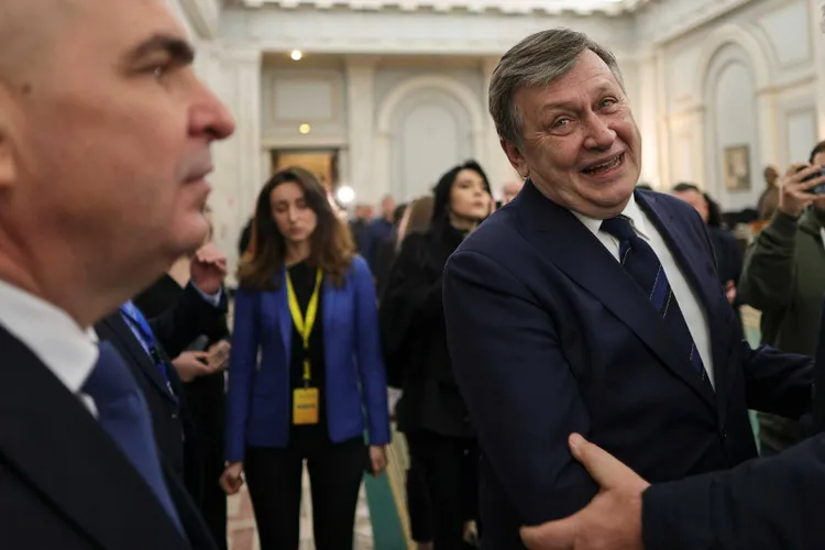 Crin Antonescu va fi validat și de UDMR drept candidat la prezidențiale, la câteva zile după ce PNL a făcut același lucru