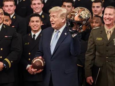 Trump anunță negocieri „productive” cu Iranul. Prețul petrolului a căzut, bursele cresc Foto: Facebook The White House