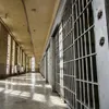 Ucigaș condamnat, nemulțumit de condițiile din închisoare: cere daune morale din cauza ploșnițelor