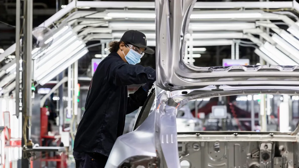 Tesla crește salariile angajaților din Berlin (sursa: tesla.com)