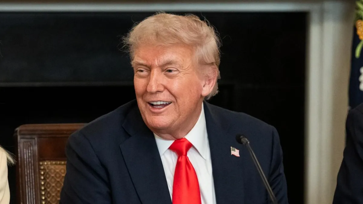 Trump l-ar fi salvat pe Khamenei (sursa: Facebook/The White House)