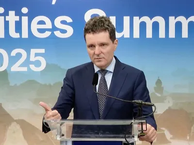 Nicușor Dan îl susține pe Bolojan (sursa: Facebook/Nicușor Dan)