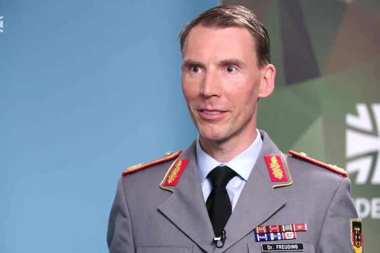 Rusia își consolidează armata pentru un atac asupra NATO în anii următori, avertizează un general de la vârful Apărării germane