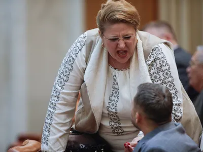 Șoșoacă cere să fie împușcată conducerea Parlamentului  Foto: Inquam/ George Calin