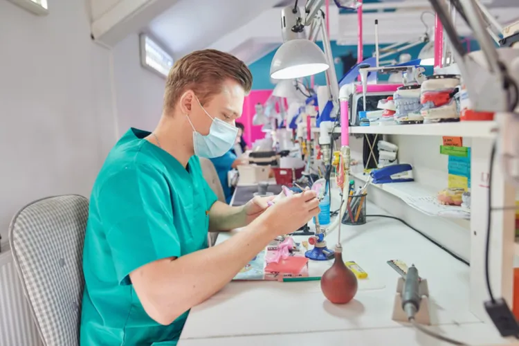 Dinți făcuți în România pentru UE (sursa: ziaruldeiasi.ro)