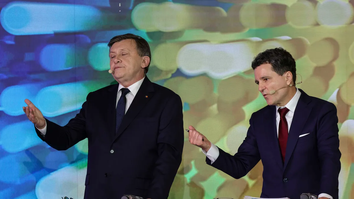 Nicușor recuperează în fața lui Crin (sursa: Inquam Photos/Octav Ganea)