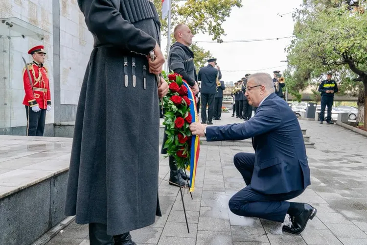 ANALIZĂ Dîncu, fost ministru al Apărării și ex-profesor la academia SRI, lansează în serie mesaje pro Moscova. Plus: îl susține pe Ceban, care conduce un partid sancționat de SUA