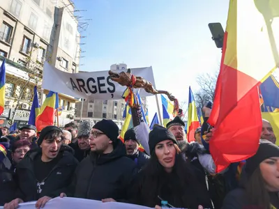 Obiecte interzise descoperite la mitingul AUR (sursa: Inquam Photos/George Călin)