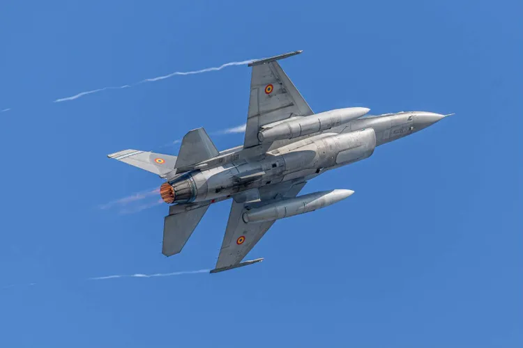 Nicușor Dan explică mecanismul doborârii dronelor (sursa: Facebook/Forțele Aeriene Române)