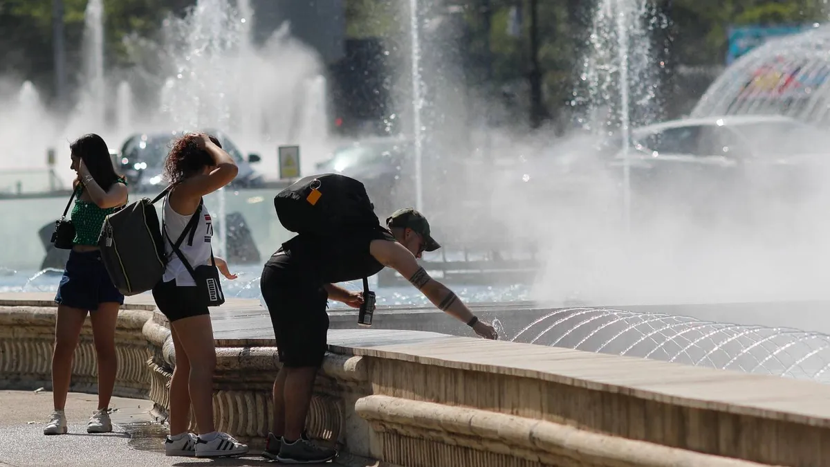 Cod roșu de caniculă în Capitală (sursa: Inquam Photos/Mălina Norocea)