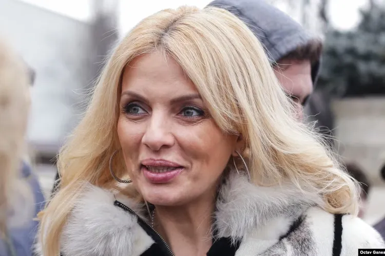 Laura Vicol cere ca Iliescu să nu mai fie atacat „pentru că există copii” Foto: Inquam/Octav Ganea