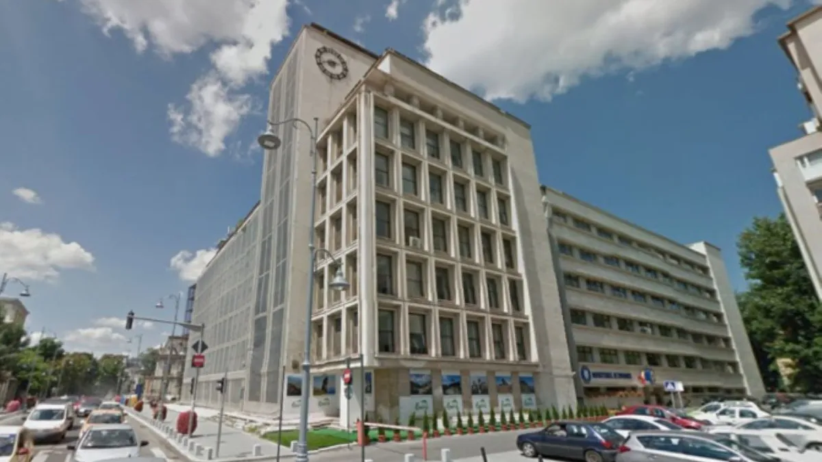 Clădire de 1.500 mp a ministerului Economiei, închiriată la zeci de firme pe zero lei