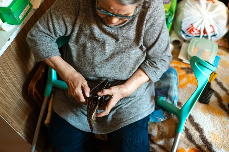 Vouchere, tichete și bani în plus pentru pensionarii cu pensii mici: ajutoare de stat în 2026