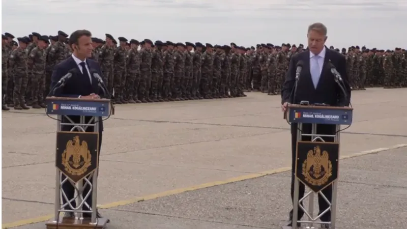 Iohannis mulţumit de prezenţa militarilor francezi în România (sursa: Facebook/Administratiaprezidentiala)