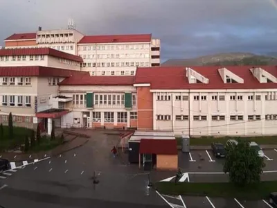 Medic agresat în timpul unei resuscitări (sursa: Facebook/Spitalul de Recuperare Borșa)