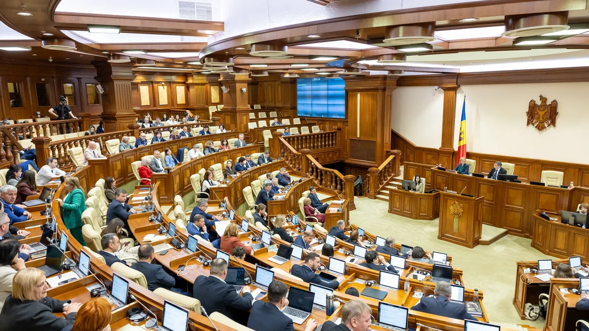 Se va vorbi doar în română în plenul Parlamentului de la Chișinău Foto: Facebook
