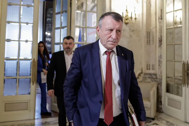 Paul Stănescu apără primarul GPL caracalean (sursa: Inquam Photos/Octav Ganea)