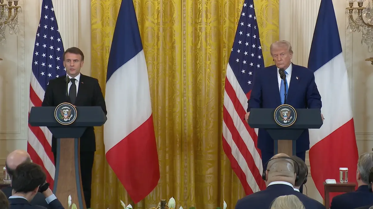 Discuții decisive între Macron și Trump (sursa: Facebook/The White House)