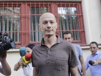 Bogdan Olteanu iese din închisoare prematur (sursa: Inquam Photos/Octav Ganea)