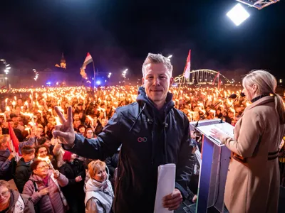 De ce victoria opoziției anti-Viktor Orban este decisivă: trece pragul de 2/3 din viitorul Parlament și va putea curăța aparatul de stat de clienții Fidesz (sursa: Facebook/Péter Magyar)