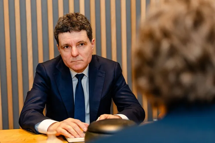 Favoruri acordate managerilor companiilor de stat, printr-un amendament PSD, oprite de Nicușor Dan Foto: Facebook Nicușor Dan