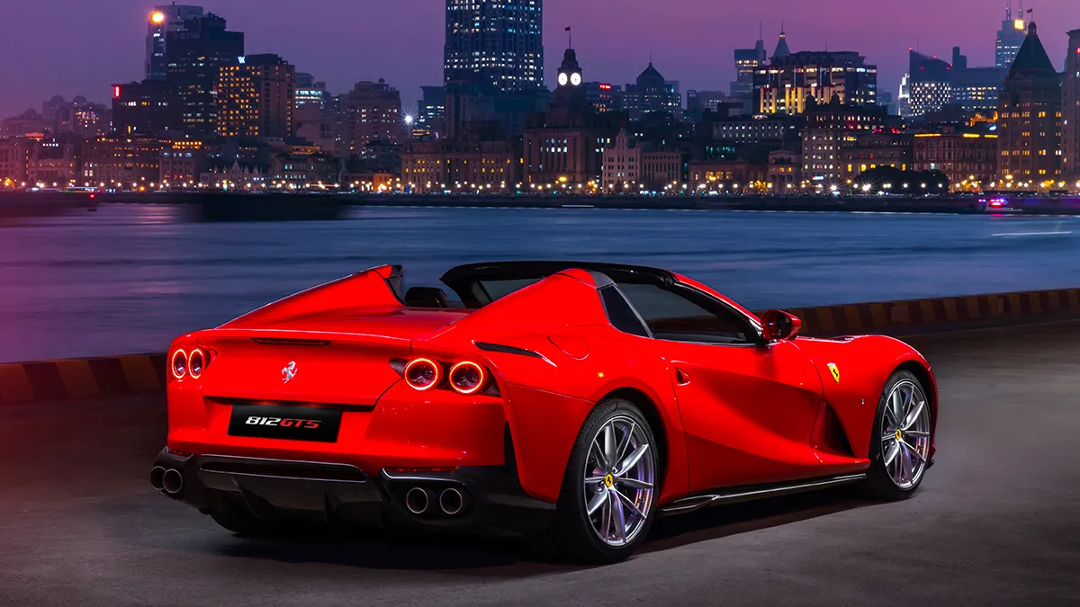 Ferrari şi Enel X construiesc o centrală solară Foto: Facebook Ferrari