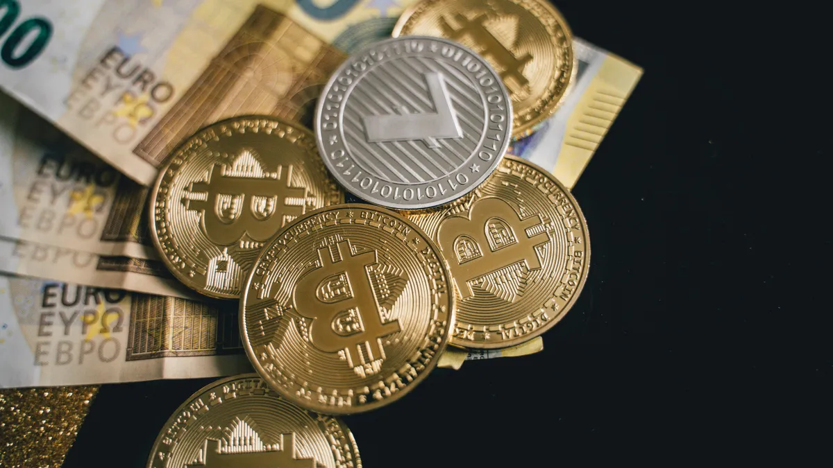 Bulgaria adoptă moneda euro din 2026 (sursa: Pexels/Alesia Kozik)