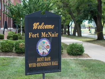 Baza militară Fort McNair, drone necunoscute (sursa: gomillie.com)