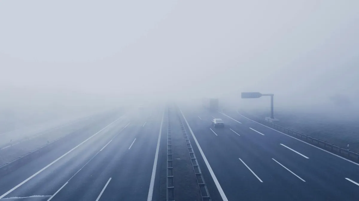 Ceață densă pe autostrăzile A3 și A7 (sursa: Pexels/Markus Spiske)