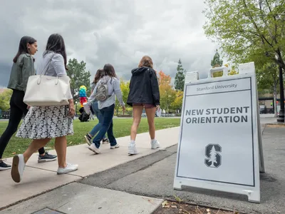 Un lector de la Universitatea Stanford le-a spus studenților evrei să stea la colț Foto: Twitter