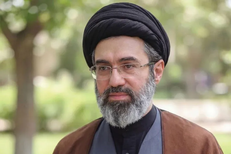 Mojtaba Khamenei, cu răni grave, dar lucid (sursa: X/IRNA News Agency)