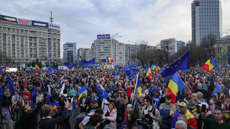 Mii de participanți la mitingul pro-european (sursa: Inquam Photos/George Călin)