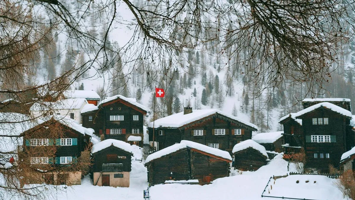 Elveția, taxe climatice pentru moștenirile mari (sursa: Pexels/Maria Orlova)