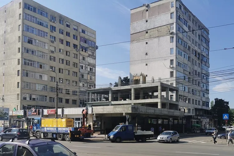 A cerut autorizație pentru o firmă luminoasă, s-a apucat de construit un bloc aproape lipit de altul (sursa: ziaruldeiasi.ro)