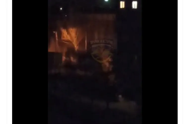 Rusia repetă scenariul din Crimeea și în estul Ucrainei: blindate fără numere de înmatriculare, la Donețk. Separatiștii cer retragerea Ucrainei din Lugansk