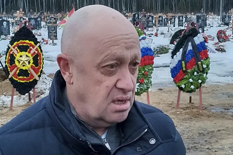 Mercenarul lui Putin își toacă recrutații (sursa: rferl.org)