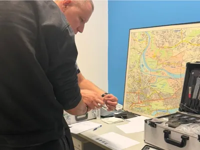 Sportivi israelieni, jefuiți înaintea Jocurilor Olimpice (sursa: X/AJ Edelman)