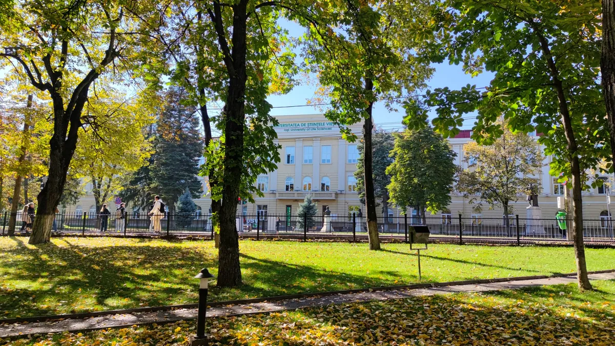 Glumele și insinuările sexuale ale profesorului Gașpar, de notorietate în facultate (sursa: Facebook/Universitatea de Ştiinţele Vieții „Ion Ionescu de la Brad” Iaşi)